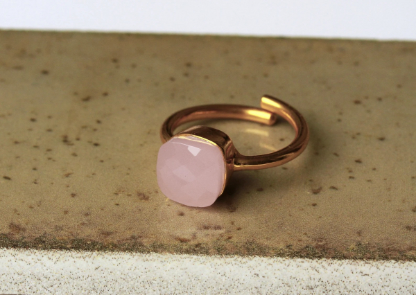 Ring Chalzedon vergoldet Sterlingsilber Edelsteinring größenverstellbar romantisch Geschenk Frau Mutter Brautschmuck Geburtstagsgeschenk